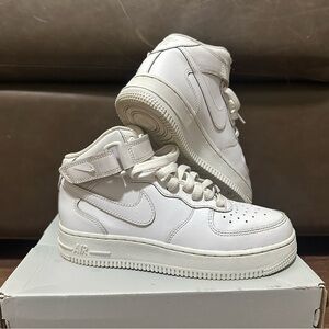 Air Force 1 Mids